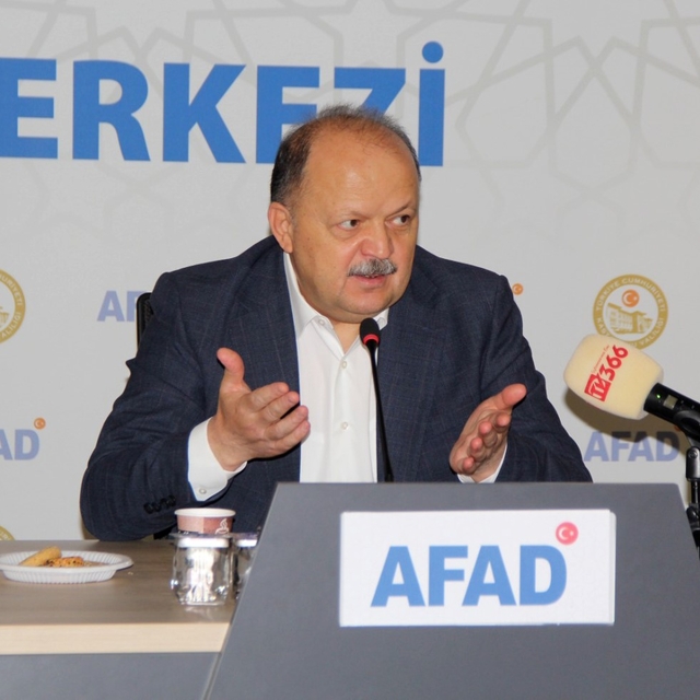 Vali Dallı'dan ormanlık alanlara sigara izmariti, cam şişe gibi benzeri mal...