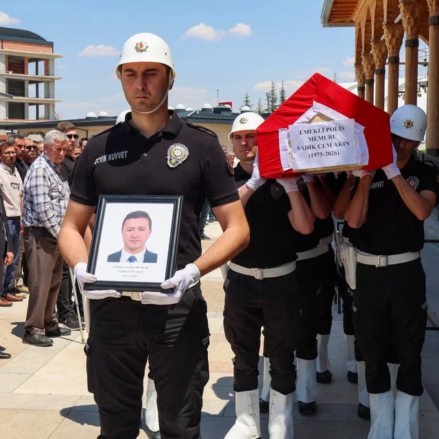 Kansere yenik düşen polis memuru sonsuzluğa uğurlandı