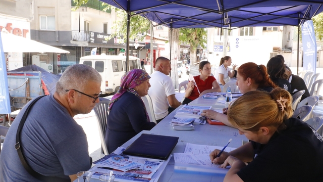 Mobil diş klinikleri Germencik ve Koçarlı'da vatandaşlarla buluştu
