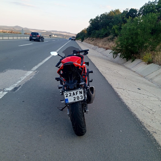Keşan'da otomobil ile çarpışan motosiklet sürücüsü yaralandı