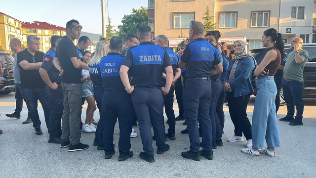Tanju Özcan'ın yargılandığı davada çarpıcı reklam iddiası: "Ya seve seve vereceksiniz ya da seve seve"
Tanju Özcan davasında "telefonlar toplandı, zarflar dağıtıldı" iddiası