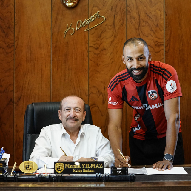 Gaziantep FK,  Nazım Sangare ile yeni sözleşme imzaladı