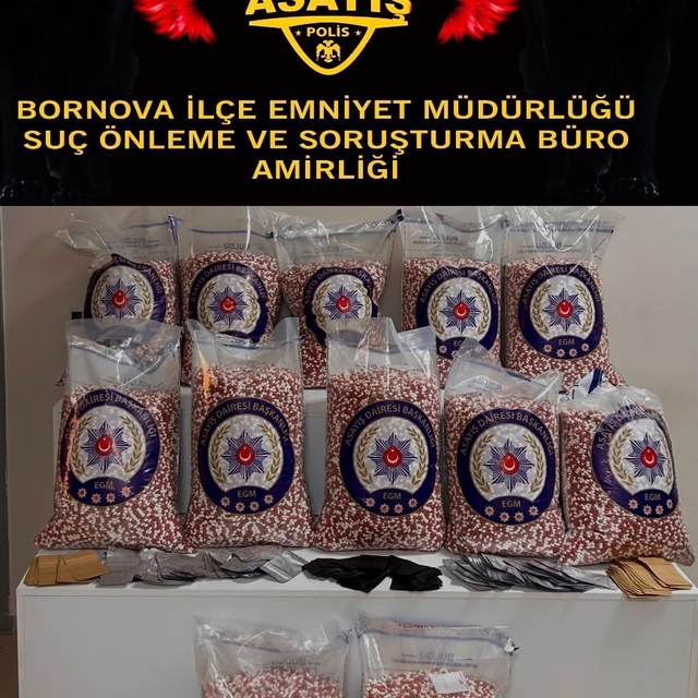 İzmir'de 280 bin sentetik ecza ele geçirildi; 3 gözaltı