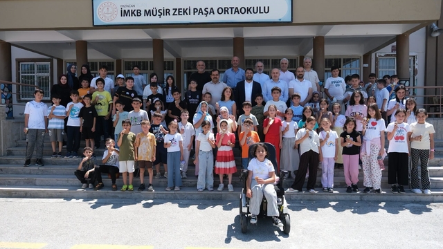 Yaz Kur'an kursunda eğitim ve sosyal etkinlikler bir arada