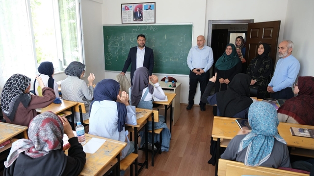 Erzincan'da ilk kez yatılı yaz Kur'an kursu uygulaması başladı
