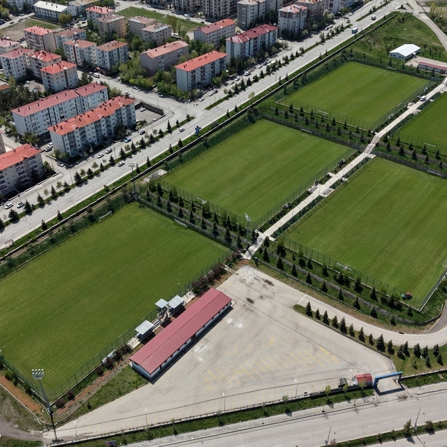 Erzurum'da kamp sezonu başladı, 30 kulüp bekleniyor
Yerli ve yabancı takıml...