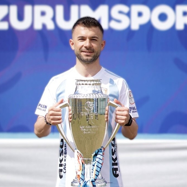 Salih Sarıkaya, Erzurumspor FK'ya veda etti