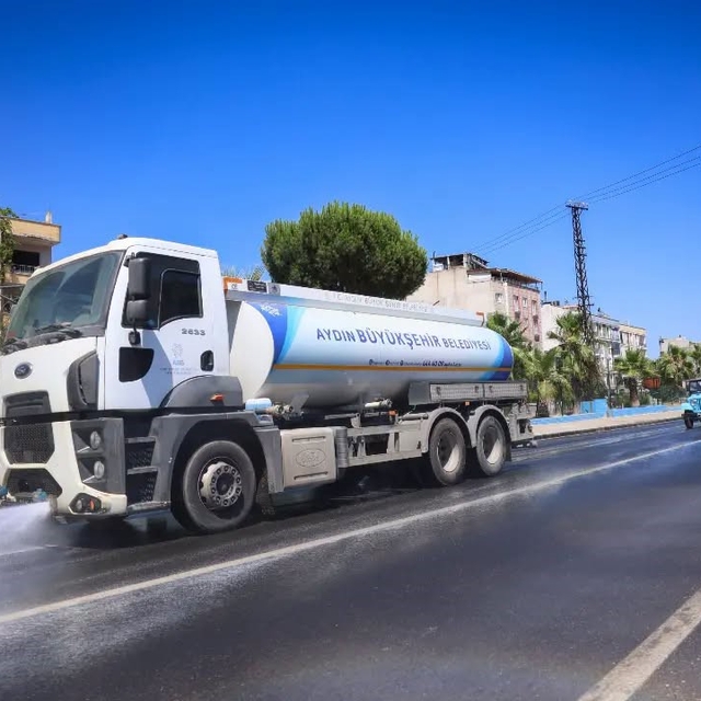 İncirliova karayolunda temizlik çalışmaları tamamlandı