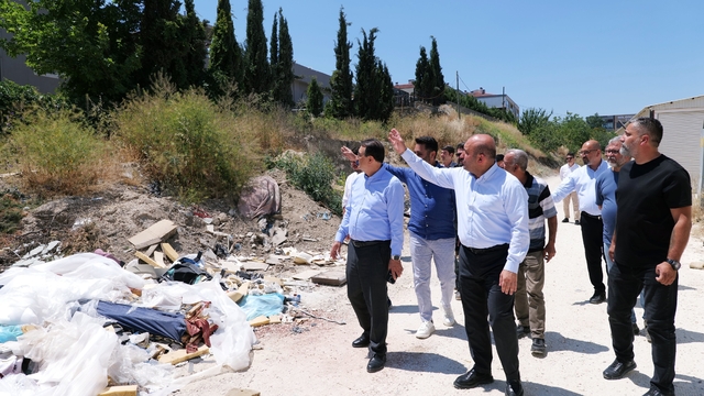 Başkan Albayrak'tan Baksan Sanayi Sitesi eleştirisi
AK Parti Eskişehir İl Başkanı Gürhan Albayrak:
"Alın teriyle üreten esnafımız bu ilgisizliği asla hak etmiyor"