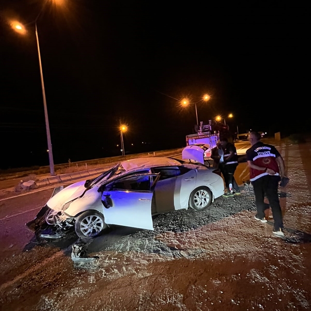 Van'da kaza yapan otomobilin bagajından çok sayıda bira kutusu çıktı