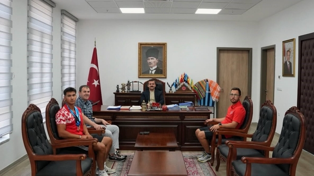 Köyceğiz Kaymakamı Kumcu, Dünya Şampiyonu Karahan'ı ağırladı