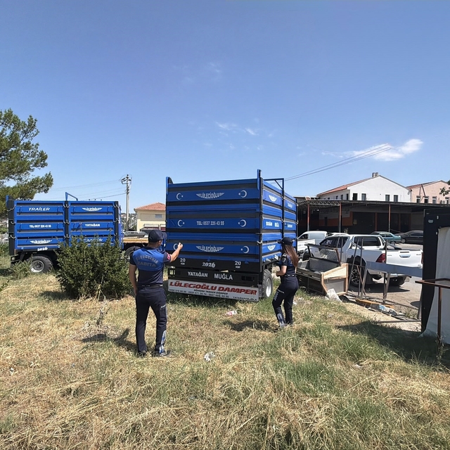 Yatağan'da zabıta ekiplerinden hurda araç operasyonu