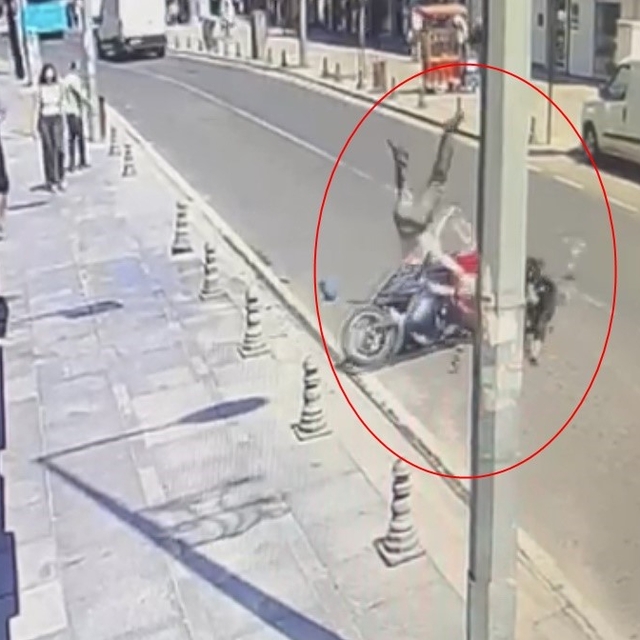 Tekirdağ'da yayanın dikkatsizliği kazayla sonuçlandı: 2 yaralı