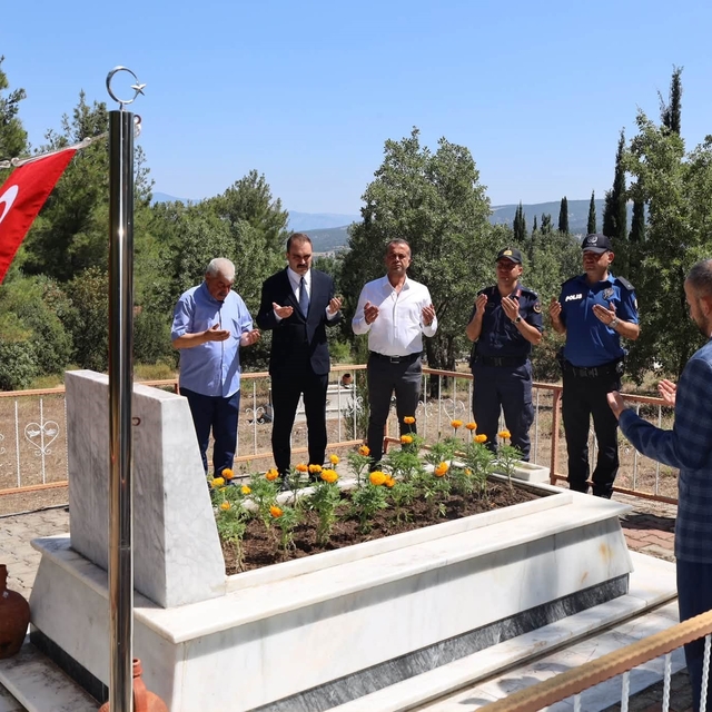 Şehit Jandarma Uzman Çavuş Ceylan kabri başında anıldı
