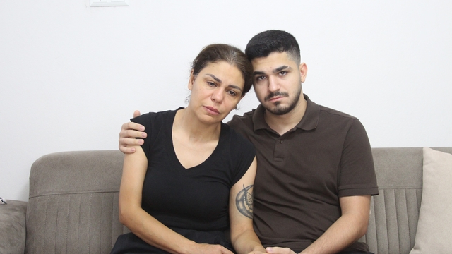 Fildişi Sahili'ne ticaret yapmaya giden şahıstan 20 gündür haber alınamıyor
Eşi 20 gündür kayıp olan kadın:
"Kaçırılmış olabilir, alıkonulmuş olabilir"