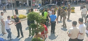 Bursa Adliyesi'nde kavga; 1'i polis 3 yaralı, 5 gözaltı