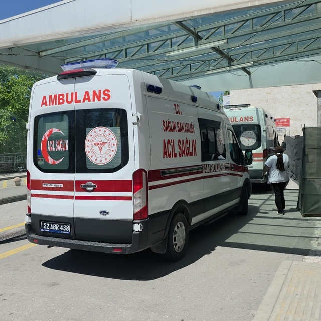 Eski eş dehşeti: Genç kadın hayatını kaybetti, 4 yaşındaki kızının durumu c...
