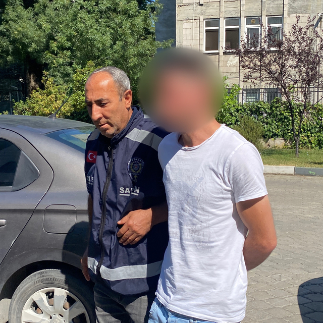 İçerisinde 6 milyon liralık ziynet eşyası olan çantayı alan şüpheliye gözal...