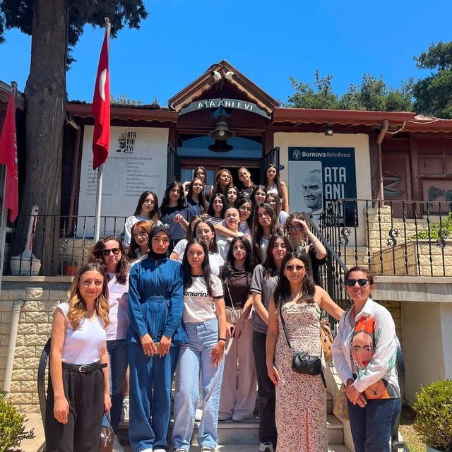 Bin liseli genç müzelerle tanıştı