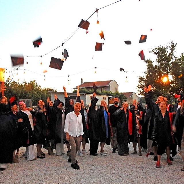 Çeşme'de kursiyerlere 'usta aşçı' belgeleri verildi