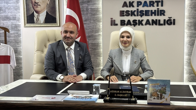 Bakan Göktaş, AK Parti Eskişehir İl Başkanlığı'nı ziyaret etti