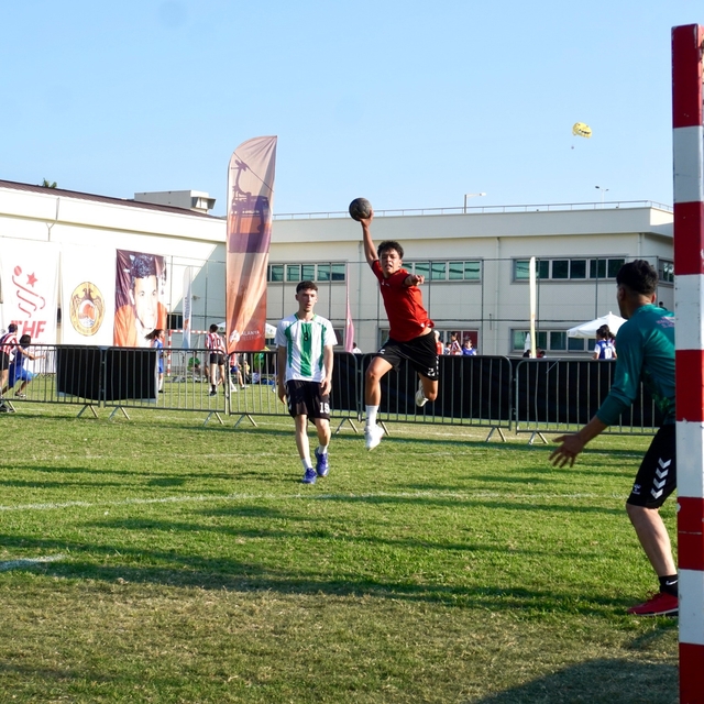 Alanya'da 2 bin kişilik hentbol şöleni başladı