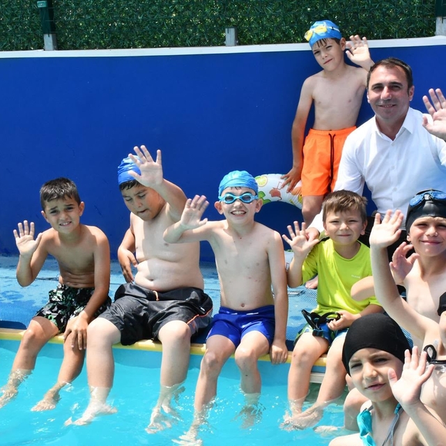 Beylikova Belediyesi yaz dönemi ücretsiz yüzme kurslarını başlattı