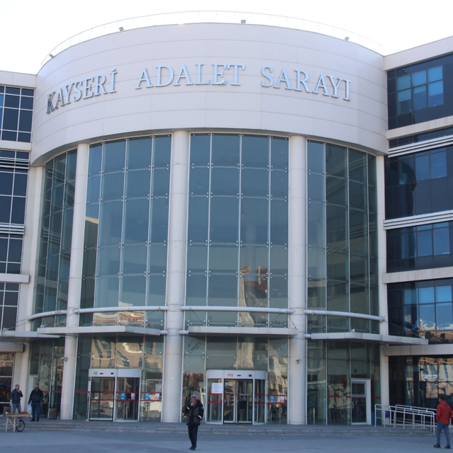 Miras kavgasında 4 kişiyi yaralayan sanık hakim karşısına çıktı