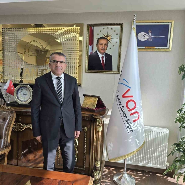 Van OSB Başkanı Memet Aslan: "Kesintisiz demiryolu Van'ı küresel ticaretin...