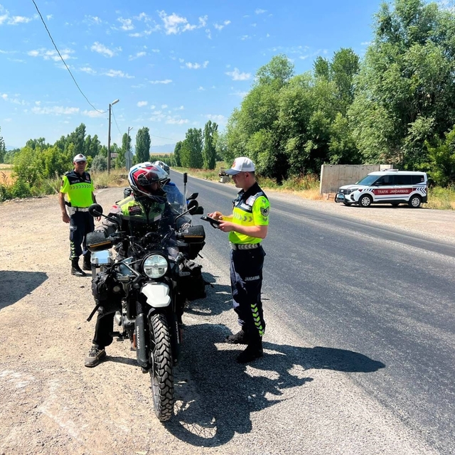 Muş'ta motosiklet sürücülerine yönelik denetim yapıldı