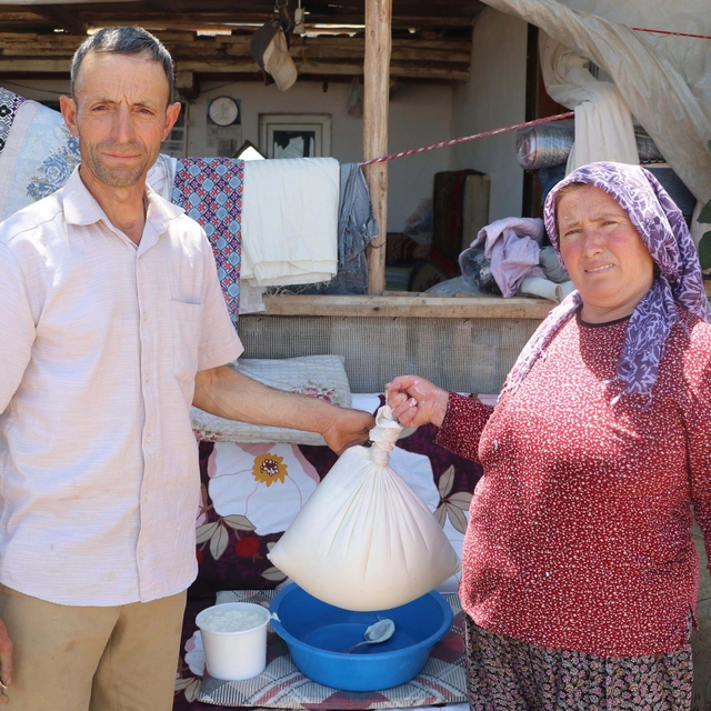 NATO liderlerine ikram edilen Denizli'nin yanık kokulu koyun yoğurdunun yap...