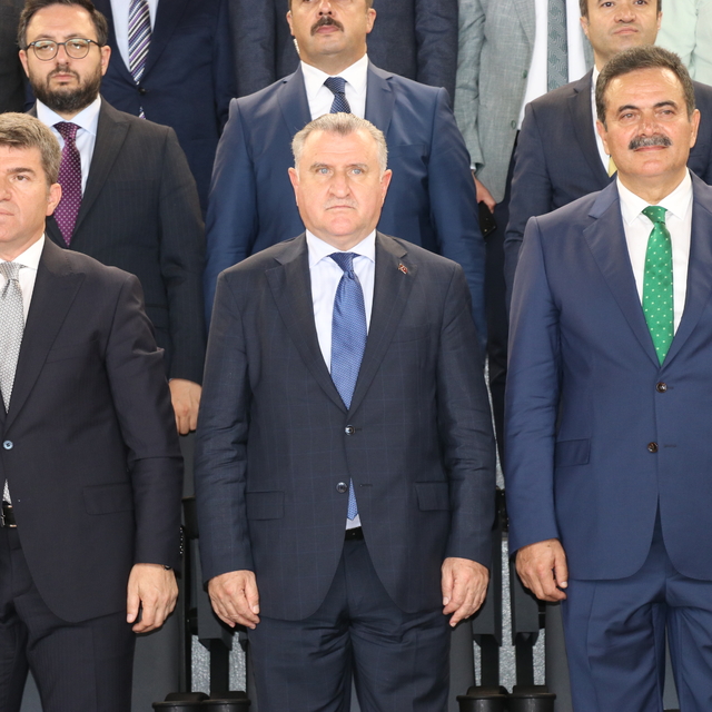 Gençlik ve Spor Bakanı Bak, Amasya'da spor salonunun açılışında konuştu: