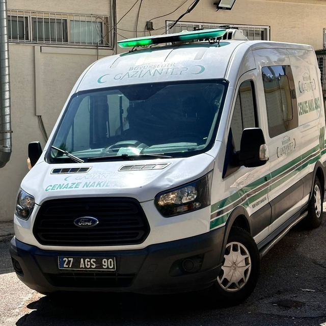 Gaziantep'te kardeş kavgası kanlı bitti: 14 kurşunla vurulan ağabey kurtarı...