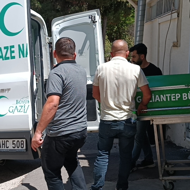 Tartıştığı ağabeyini tabancayla öldürdü