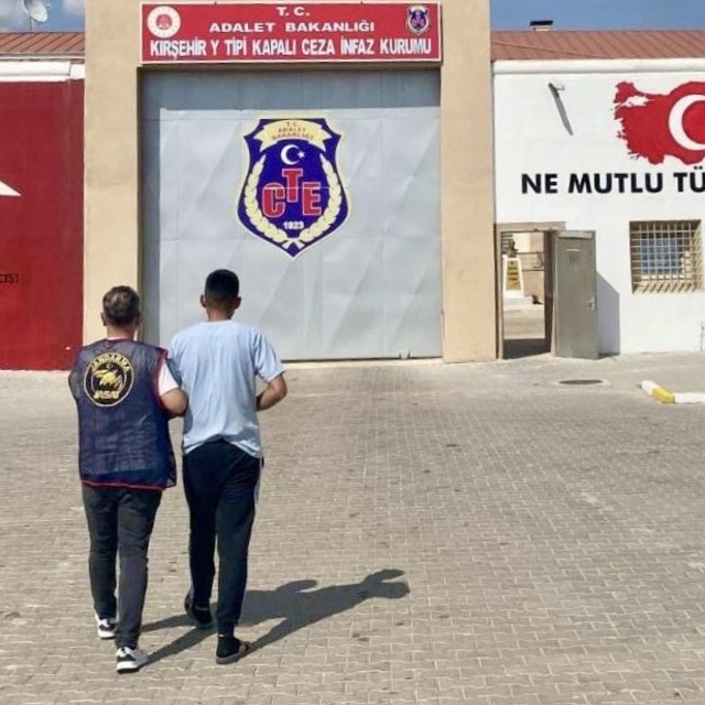 Kırşehir'de hakkında 14 yıl 6 ay hapis cezası bulunan firari yakalandı