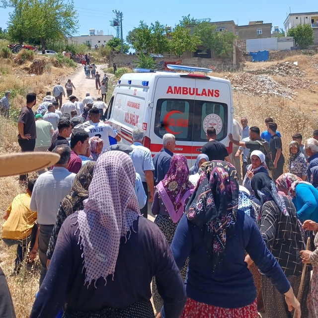 Virajı alamayan traktör takla attı: 1 ölü
