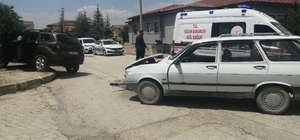 Yalvaç'ta iki otomobil çarpıştı: 2 yaralı