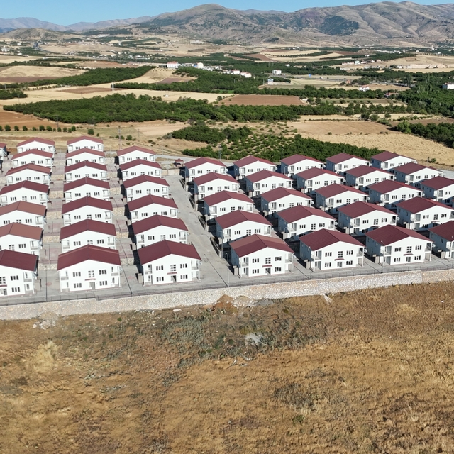 Ahbap Derneği 'depremzedeye ev' sözünü tutmadı: Malatyalı depremzedeler, to...