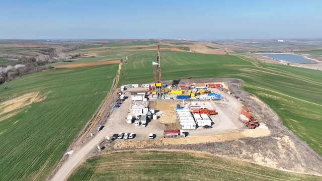 Milli enerjinin Trakya üssü: Günde 200 bin metreküp yerli doğalgaz
Tekirdağ'da her gün 80 bin haneye yetecek kadar doğalgaz üretiliyor
Tekirdağ'da yerli doğalgaz üretimi büyüyor: Hedef kapasiteyi artırmak