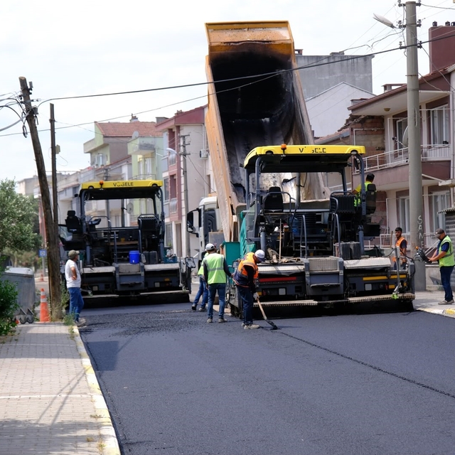 Altıeylül'ün yolları modern ve güvenli hale geliyor