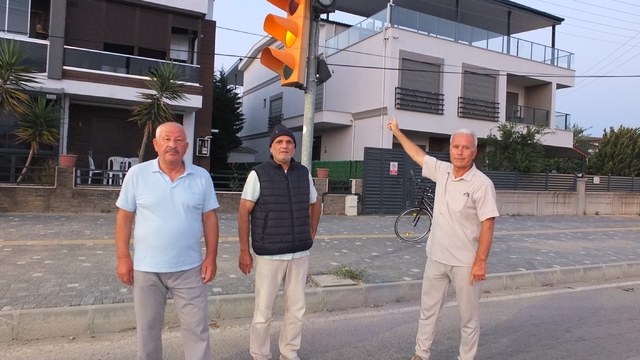 Burhaniye'de yetersiz yaya çizgileri tepki çekti