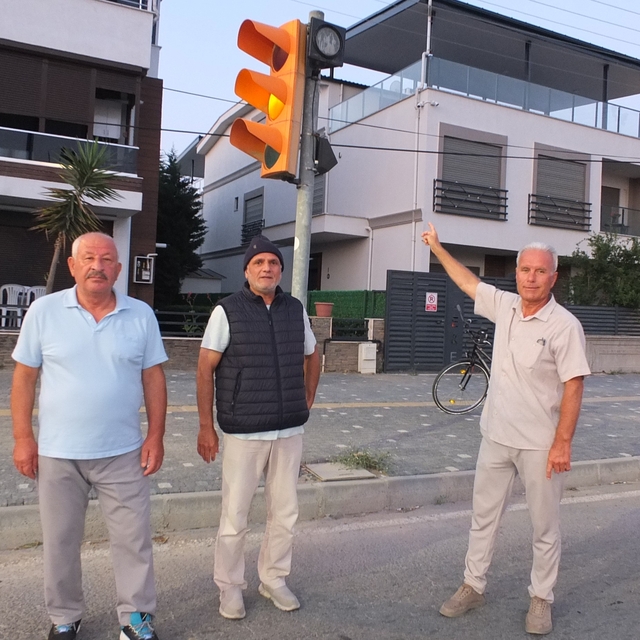Burhaniye'de yetersiz yaya çizgileri tepki çekti