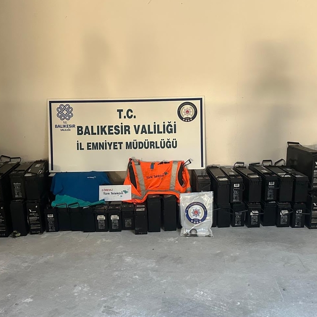Balıkesir'de akü hırsızlığıyla ilgili 2 şüpheli tutuklandı