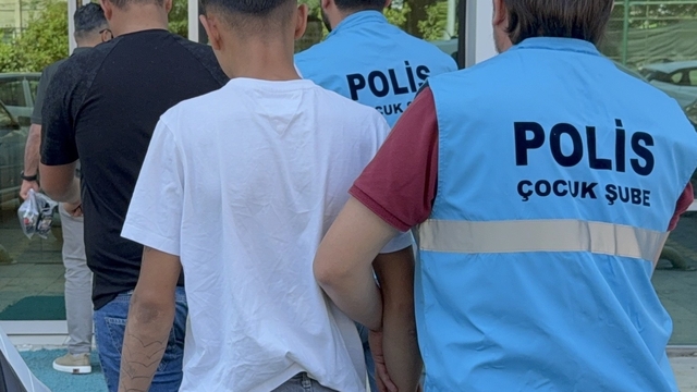 Büfeyi kundaklayan çocuklar yakalandı