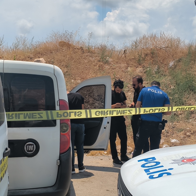 Antalya'da bir kişi araç içince ölü bulundu, yakınları sinir krizi geçirdi