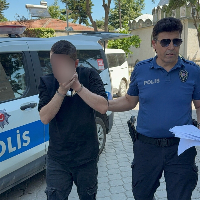 Hırsızlıktan aranan firari yakalandı
