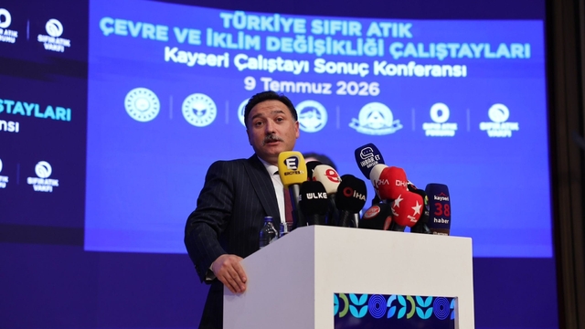 Vali Çiçek: "Yeşil Mutabakat ve sıfır atıkla ilgili çalışmalar bizim şehrimiz için hayati önemdedir"
Türkiye Sıfır Atık Çevre ve İklim Değişikliği Çalıştayı Sonuç Konferansı gerçekleştirildi