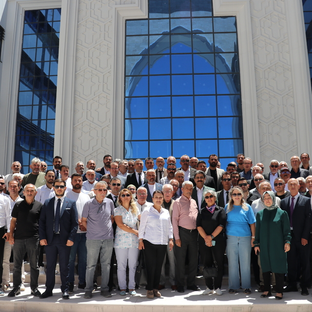 AK Parti Sivas Milletvekili Aksu, hastane inşaatında incelemelerde bulundu