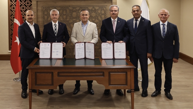 LGS'de başarı gösteren öğrencilere Şahinbey'den eğitim desteği