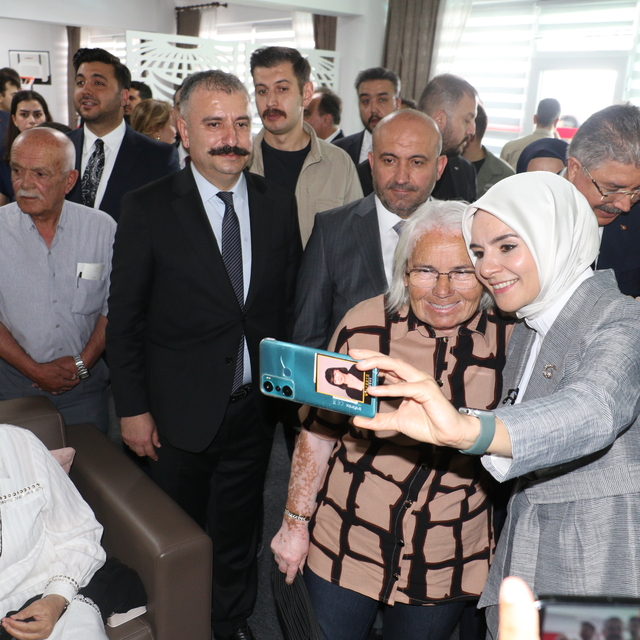 Bakan Göktaş: Her çalışmamız, büyüklerimize duyduğumuz hürmetin ifadesi